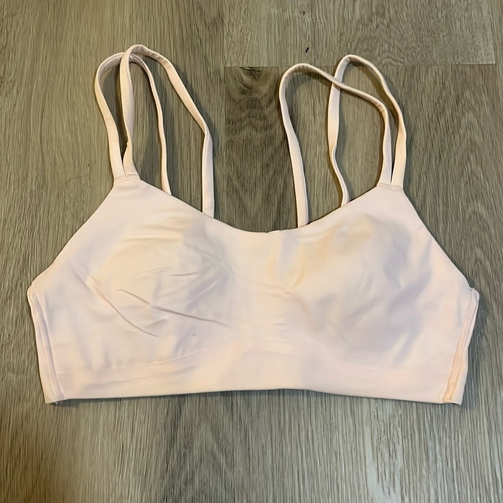 Like a cloud bra b/c cup lululemon strawberry milkshake size 6